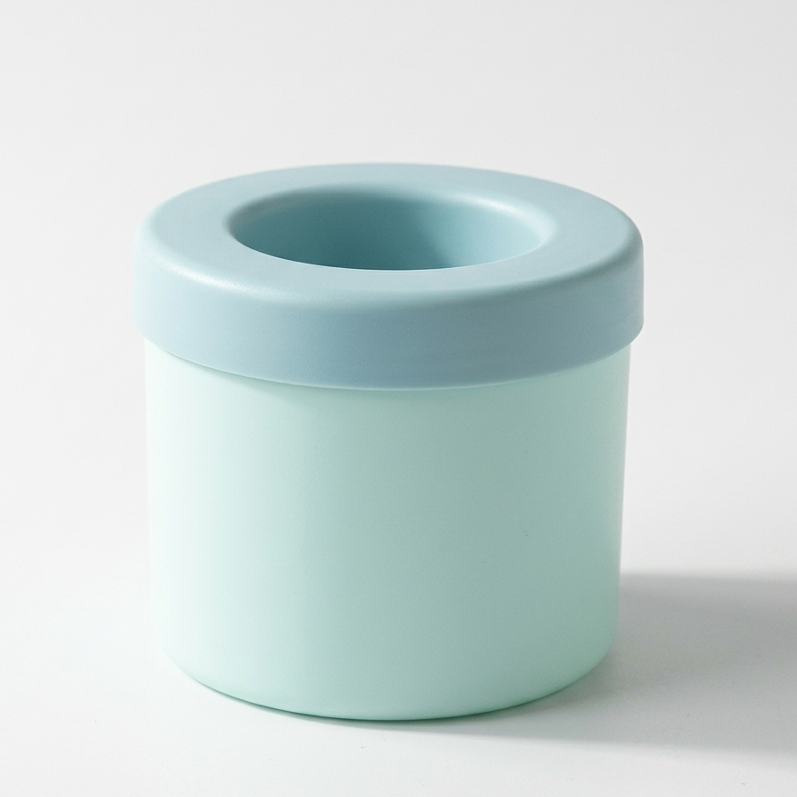 Silicone Ice Cube Mold – Fast & Mess-Free Ice at Home